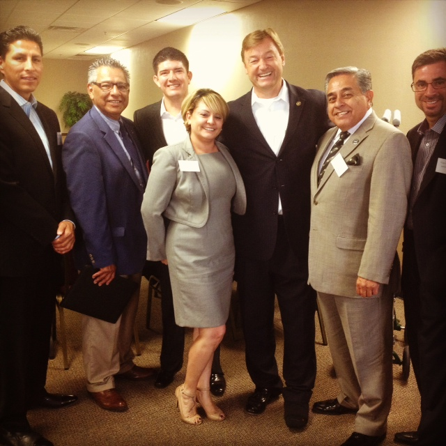 Senator Dean Heller (R-NV), NCLR Regional Field Coordinator for Nevada Fernando Romero (2nd from the right), and other Latino leaders at a May 28 roundtable (photo: Fernando Romero).
